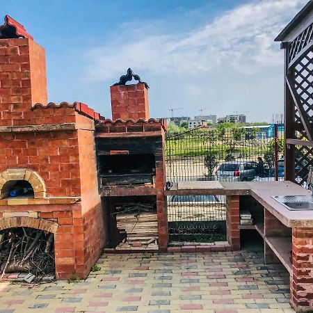Отель Vila Orange Нэводари Экстерьер фото