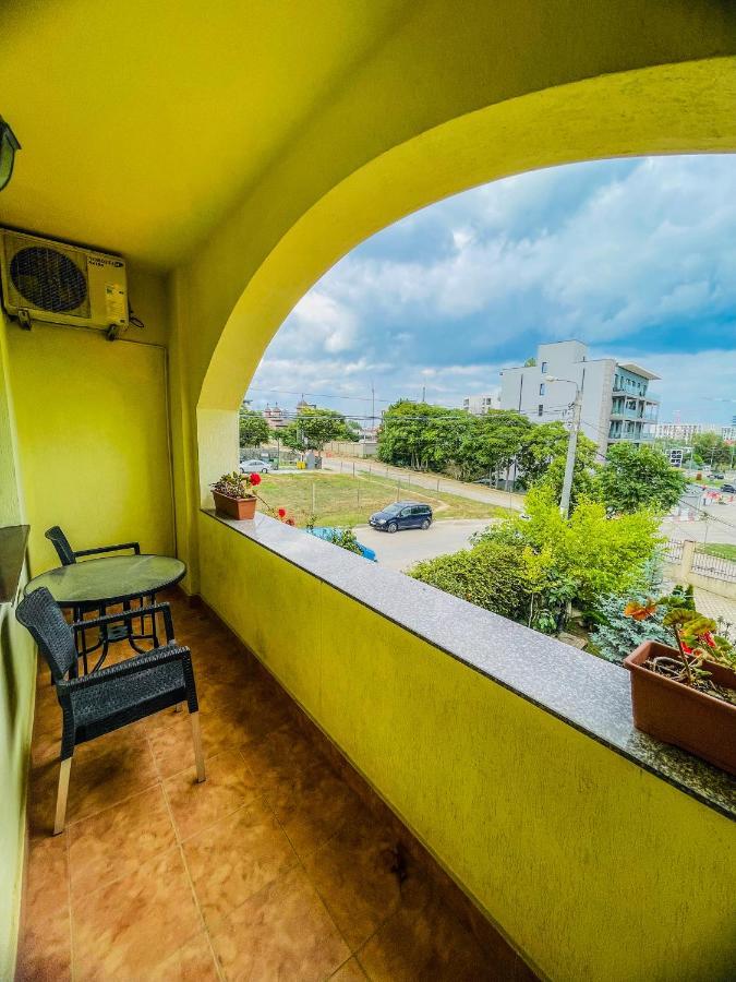 Отель Vila Orange Нэводари Экстерьер фото