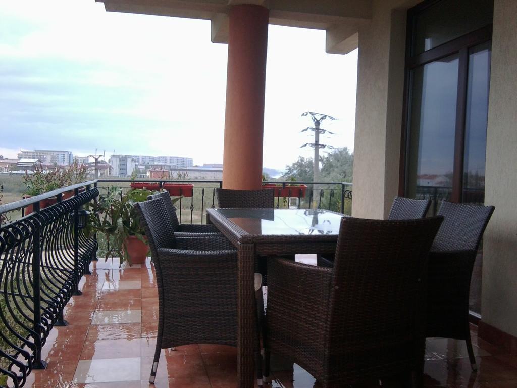 Отель Vila Orange Нэводари Экстерьер фото